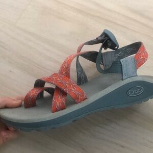 Women size 7 Chacos Orange